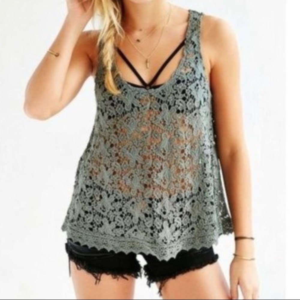 Urban Outfitters Boho Flower Tank Size Medium